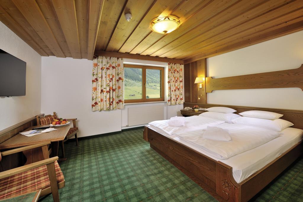 Alpenhotel Tirol Galtür Exterior foto